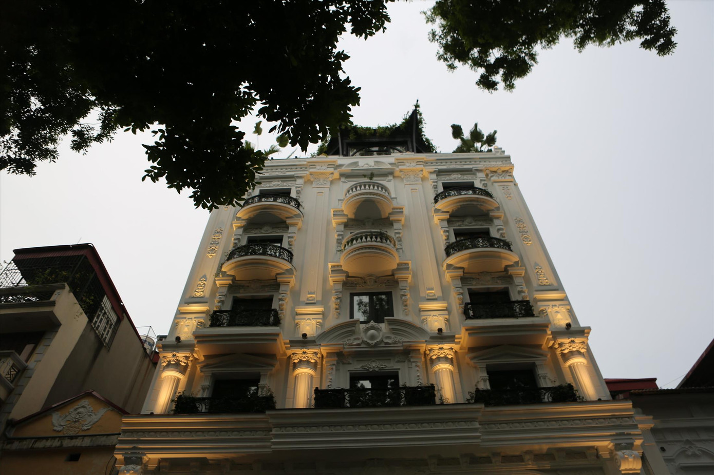 Khách sạn La Sinfonia del Rey Hotel and Spa hiện đã chuyển sang nhà cho người nước ngoài thuê để ở. Khách sạn La Sinfonia del Rey Hotel and Spa hiện đã chuyển sang nhà cho người nước ngoài thuê để ở.