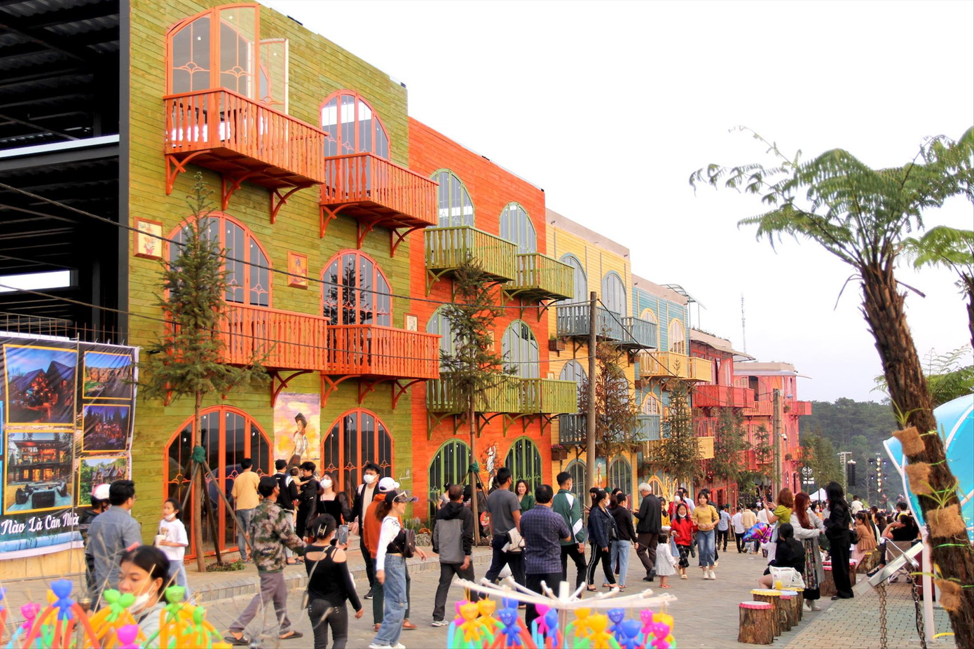 Thị trấn Măng Đen là điểm đến hấp dẫn của du khách Thị trấn Măng Đen là điểm đến hấp dẫn của du khách