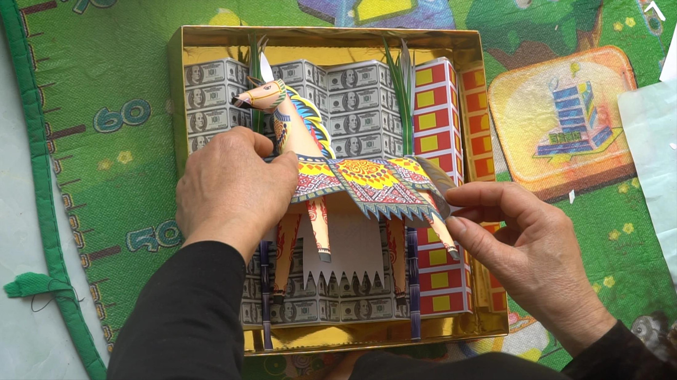 Khó cấm hoàn toàn việc đốt vàng mã, nên vàng mã tí hon là lựa chọn đáng hoan nghênh Khó cấm hoàn toàn việc đốt vàng mã, nên vàng mã tí hon là lựa chọn đáng hoan nghênh