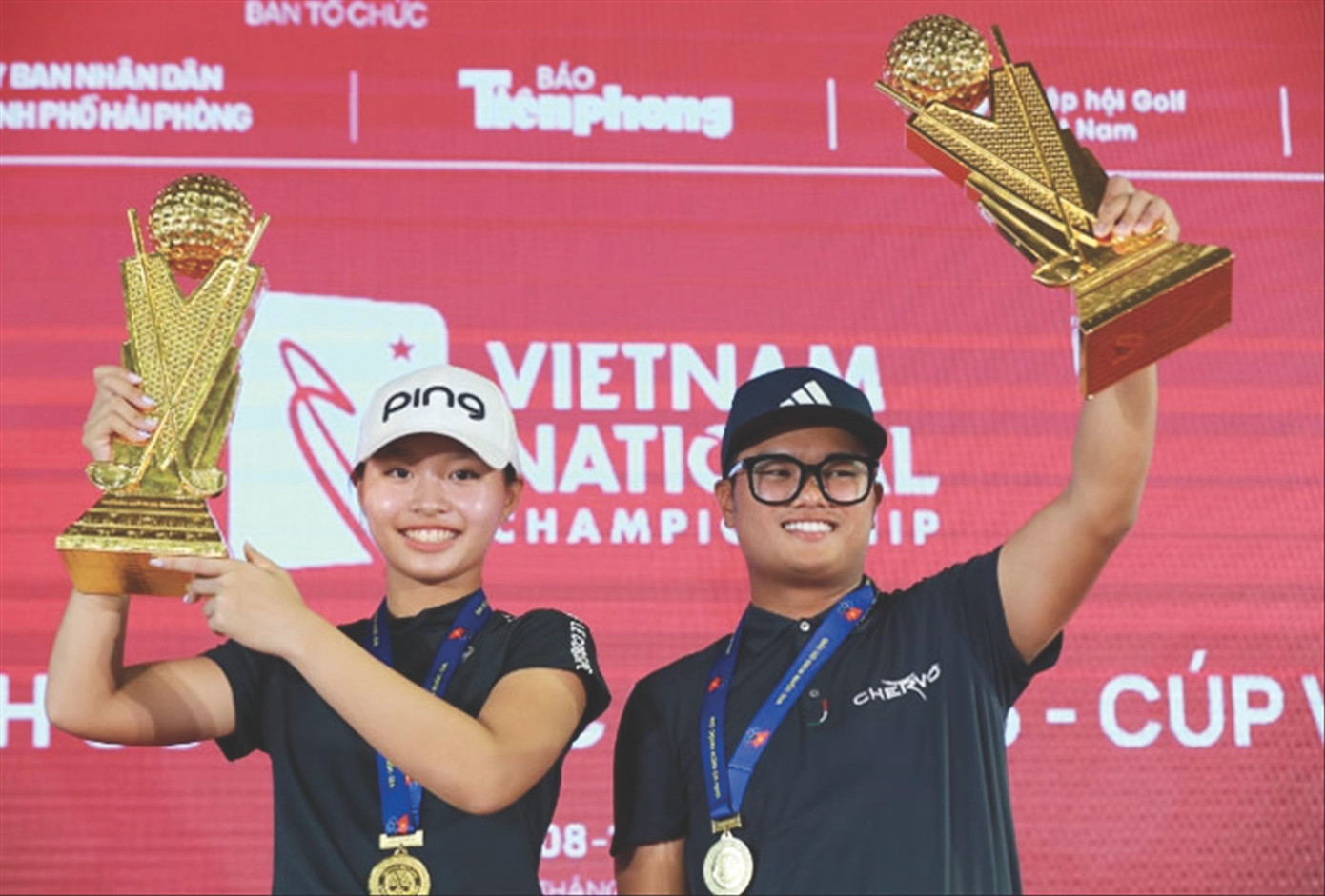 Lê Chúc An (trái) là nữ golfer nghiệp dư số 1 Việt Nam.