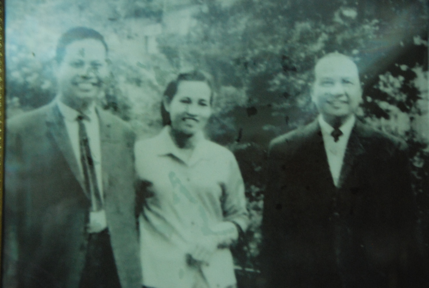 Vợ chồng ông Đặng Quốc Bảo với Tổng Bí thư Trường Chinh. Vợ chồng ông Đặng Quốc Bảo với Tổng Bí thư Trường Chinh.