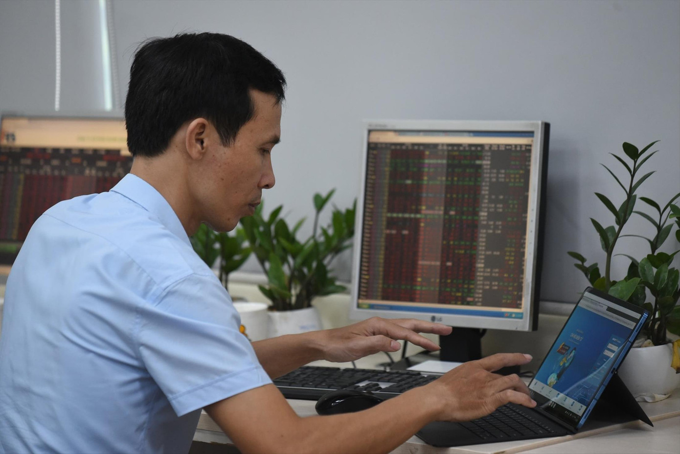 Doanh thu, lợi nhuận của các công ty chứng khoán bứt phá. Ảnh minh họa: Như Ý Doanh thu, lợi nhuận của các công ty chứng khoán bứt phá. Ảnh minh họa: Như Ý