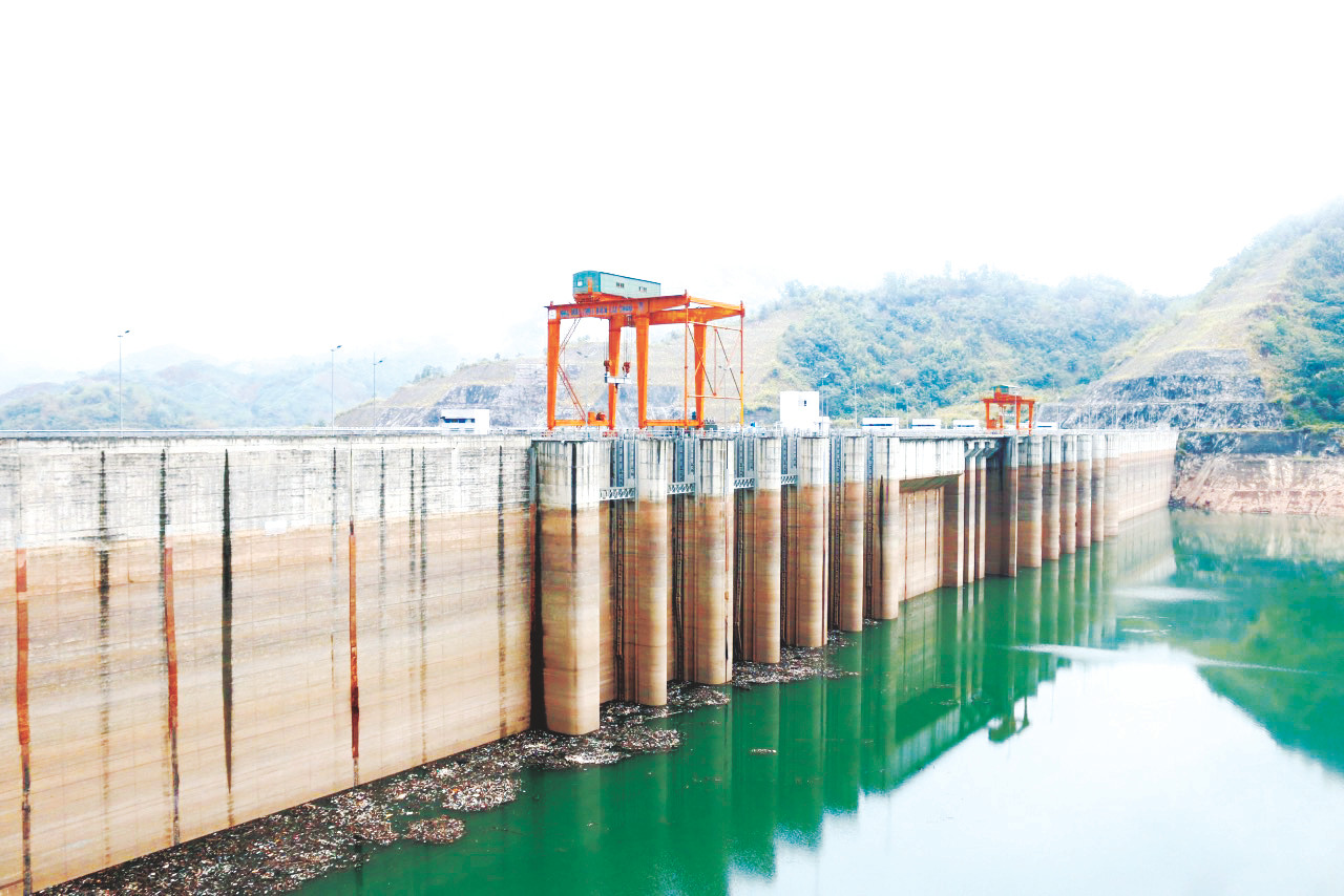 Hàng loạt hồ chứa thủy điện lớn của EVN và các doanh nghiệp ngoài EVN đang cận kề mực nước chết