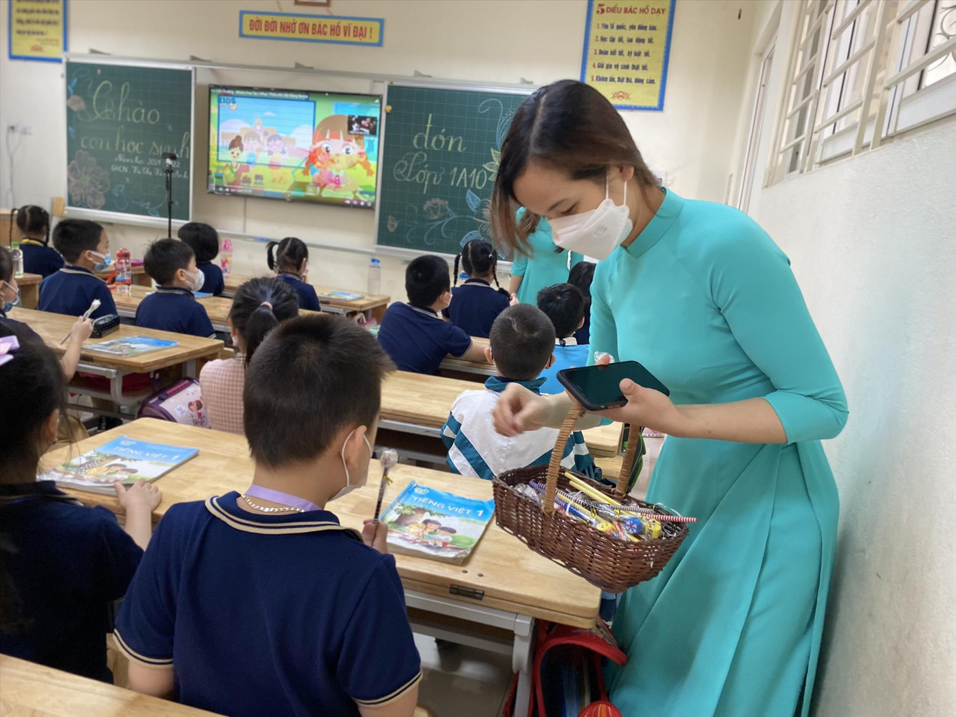 Nhiều địa phương đang thiếu giáo viên Tiếng Anh, Tin học, Âm nhạc và Mỹ thuật. Ảnh: Quỳnh Anh Nhiều địa phương đang thiếu giáo viên Tiếng Anh, Tin học, Âm nhạc và Mỹ thuật. Ảnh: Quỳnh Anh