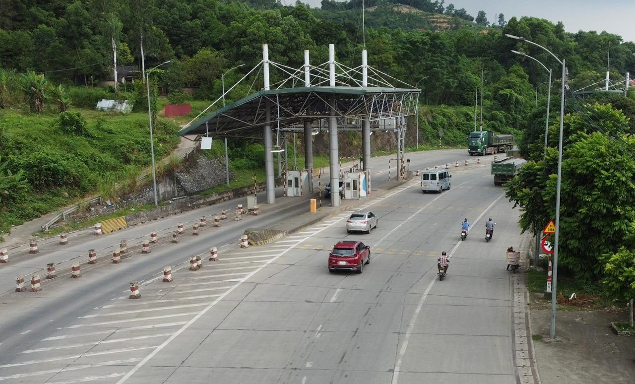 Trạm thu phí cho dự án đường Thái Nguyên – Bắc Kạn đang bỏ không vì bị người dân phản đối. Ảnh: Anh Trọng