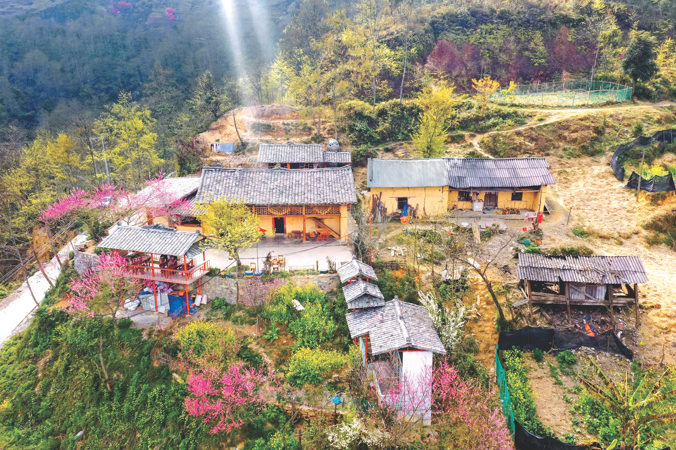 Làng Lô Lô Chải nằm dưới chân cột cờ Lũng Cú