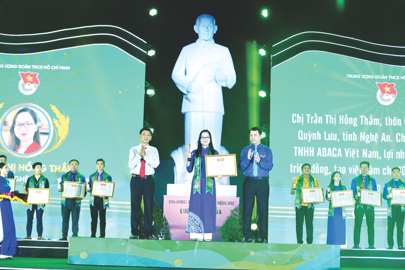 Chị Trần Thị Hồng Thắm vinh dự được T.Ư Đoàn TNCS Hồ Chí Minh trao Giải thưởng Lương Định Của năm 2023 Chị Trần Thị Hồng Thắm vinh dự được T.Ư Đoàn TNCS Hồ Chí Minh trao Giải thưởng Lương Định Của năm 2023