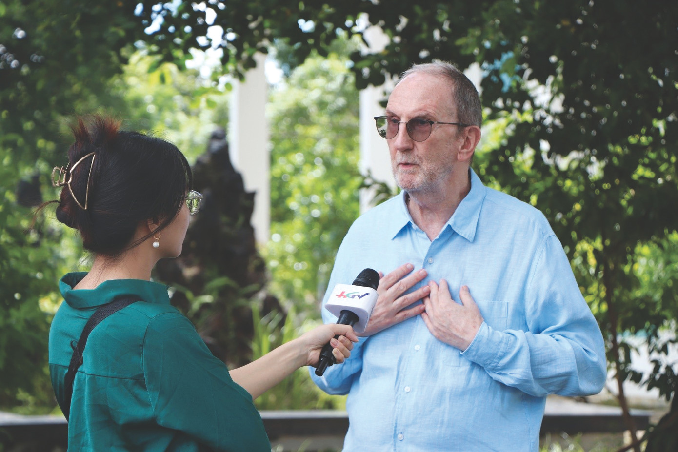 Ông David Riddle, Đại diện Công ty Tân Hiệp Phát (trái)