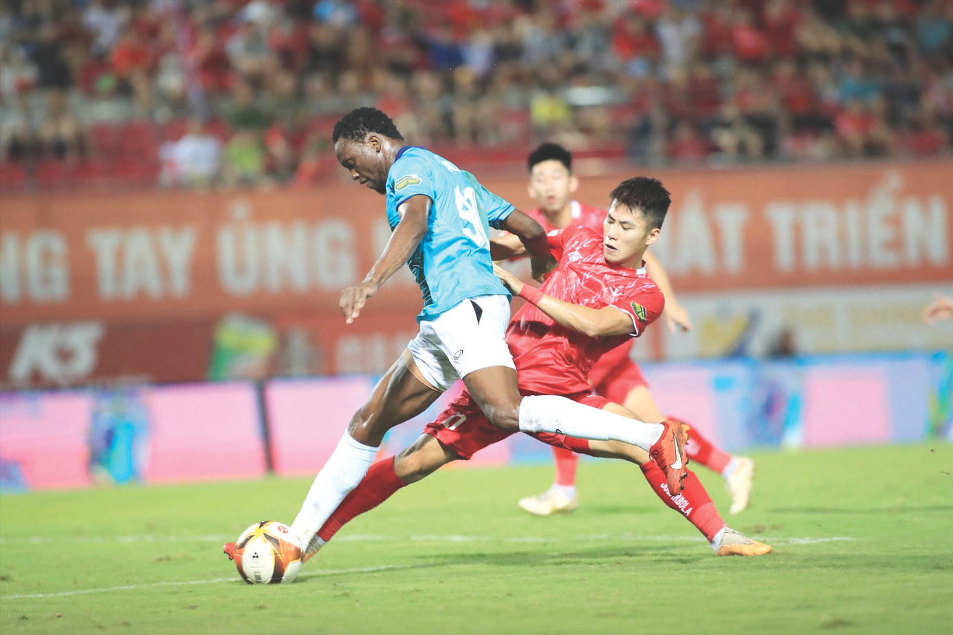 CLB Hải Phòng là đội thích ứng tốt với lịch thi đấu khi giành 14/18 điểm tối đa trong 6 vòng trở lại đây. Ảnh: Anh Tú CLB Hải Phòng là đội thích ứng tốt với lịch thi đấu khi giành 14/18 điểm tối đa trong 6 vòng trở lại đây. Ảnh: Anh Tú