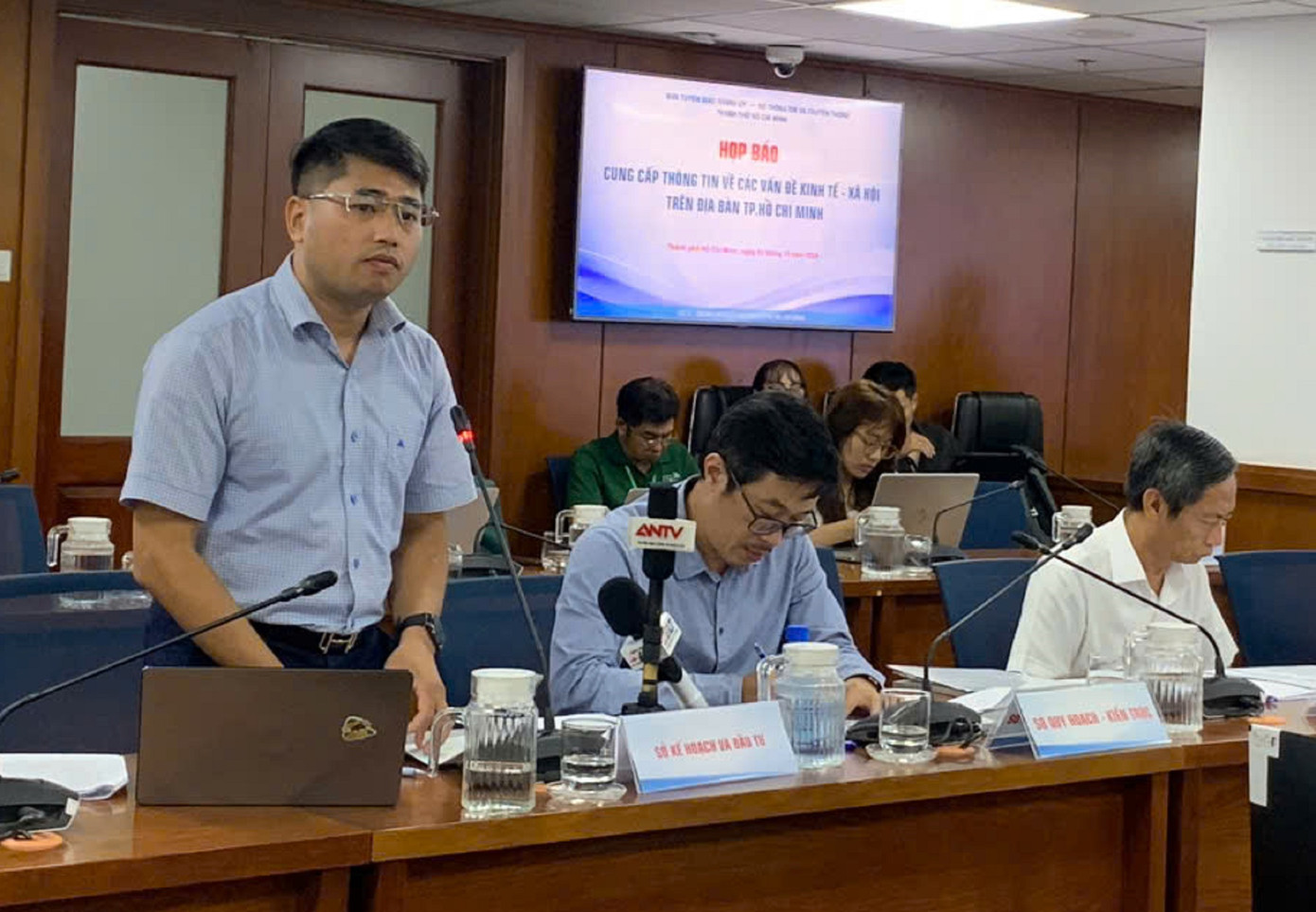Ông Phạm Tuấn Anh, Trưởng phòng Tổng hợp Quy hoạch, Sở Kế hoạch Đầu tư TPHCM nêu nguyên nhân chậm giải ngân đầu tư công. Ảnh: Vân Sơn