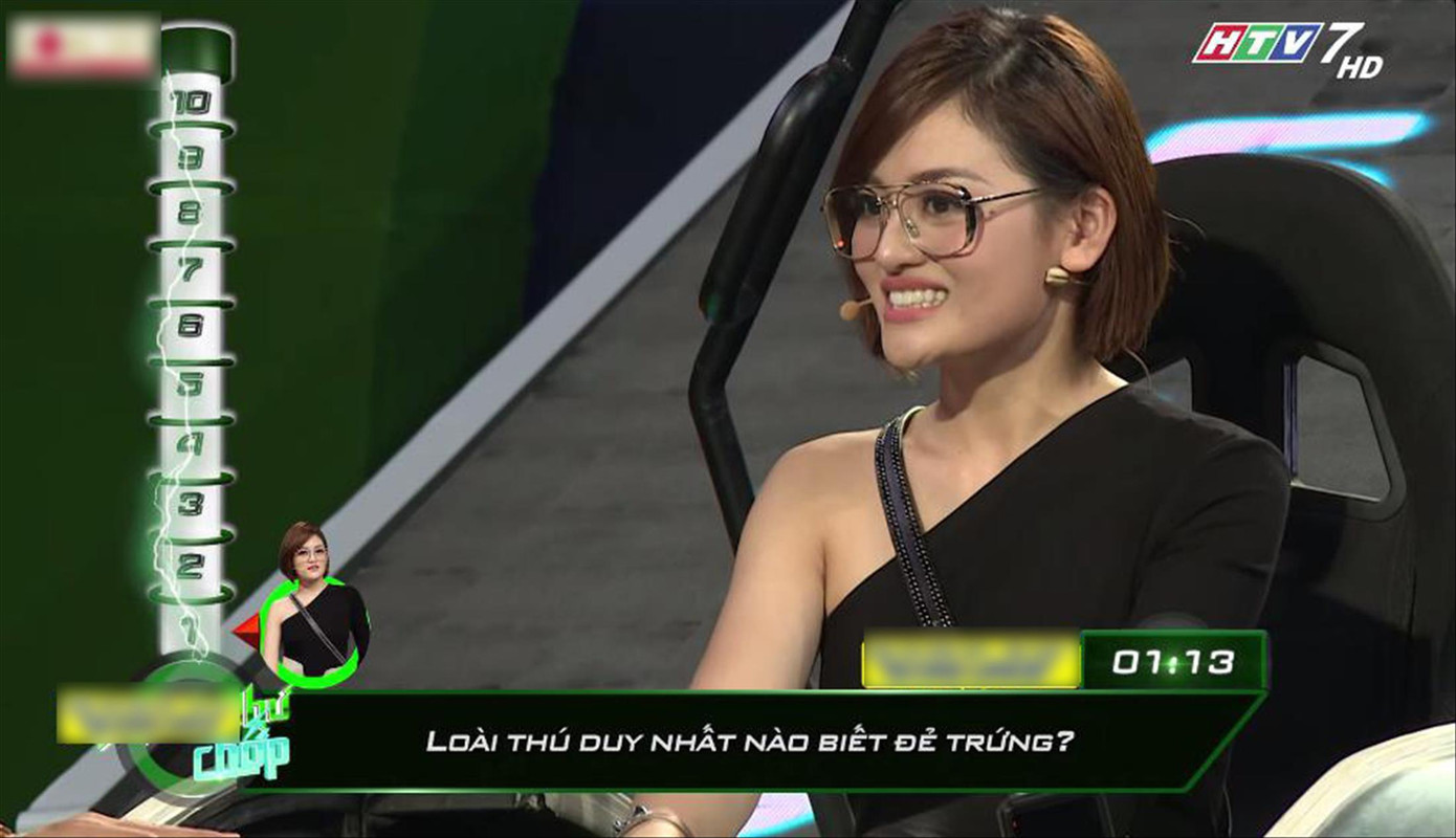 Diễn viên Thùy Anh đứng hình khi nhận câu hỏi “Loài thú duy nhất nào biết đẻ trứng?” Diễn viên Thùy Anh đứng hình khi nhận câu hỏi “Loài thú duy nhất nào biết đẻ trứng?”