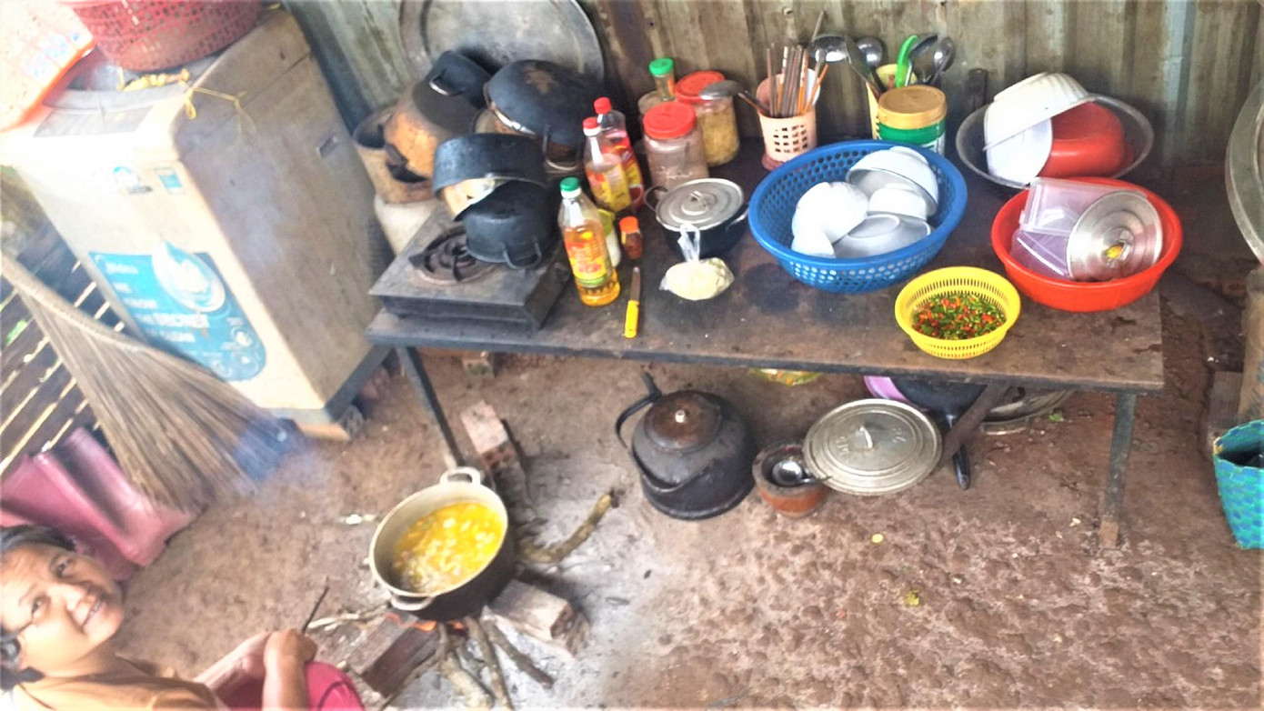 Không gian sống chật hẹp của gia đình Y Thắt