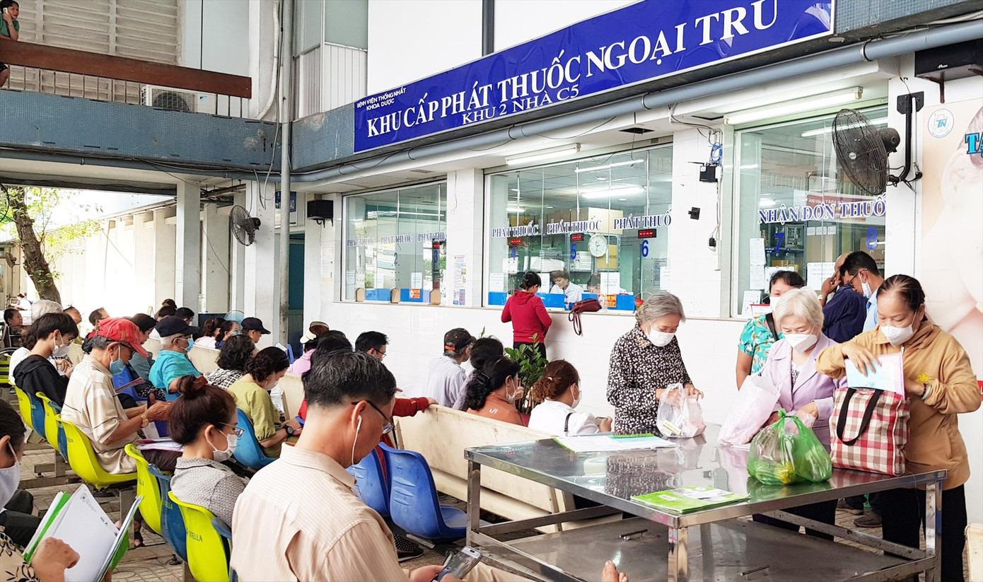 Nắng nóng tại Nam bộ khiến nhiều người cao tuổi đổ bệnh. Ảnh: Vân Sơn