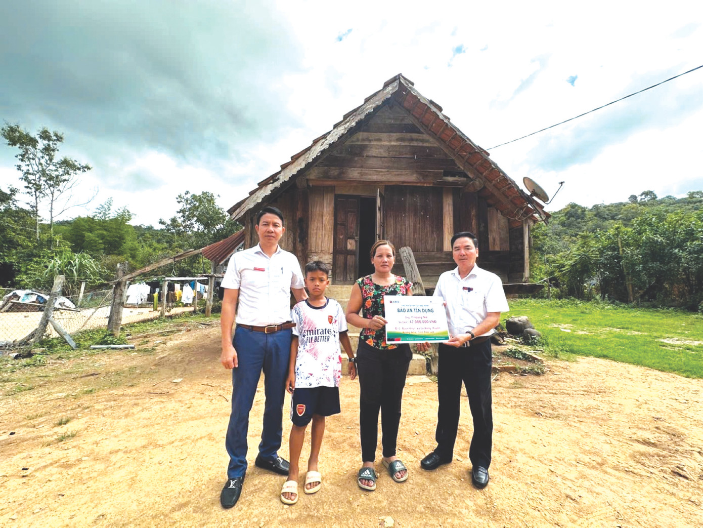 Bảo hiểm Agribank chi nhánh Đắk Lắk thanh toán khoản vay cho khách hàng