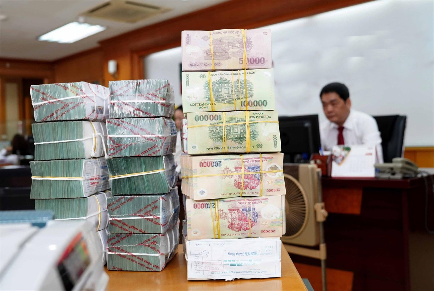 Tiến trình cổ phần hoá vẫn “giậm chân tại chỗ”, thoái vốn doanh nghiệp 4 tháng đầu năm nay chỉ thu về 149,2 tỷ đồng. Ảnh minh họa: Như Ý. Tiến trình cổ phần hoá vẫn “giậm chân tại chỗ”, thoái vốn doanh nghiệp 4 tháng đầu năm nay chỉ thu về 149,2 tỷ đồng. Ảnh minh họa: Như Ý.