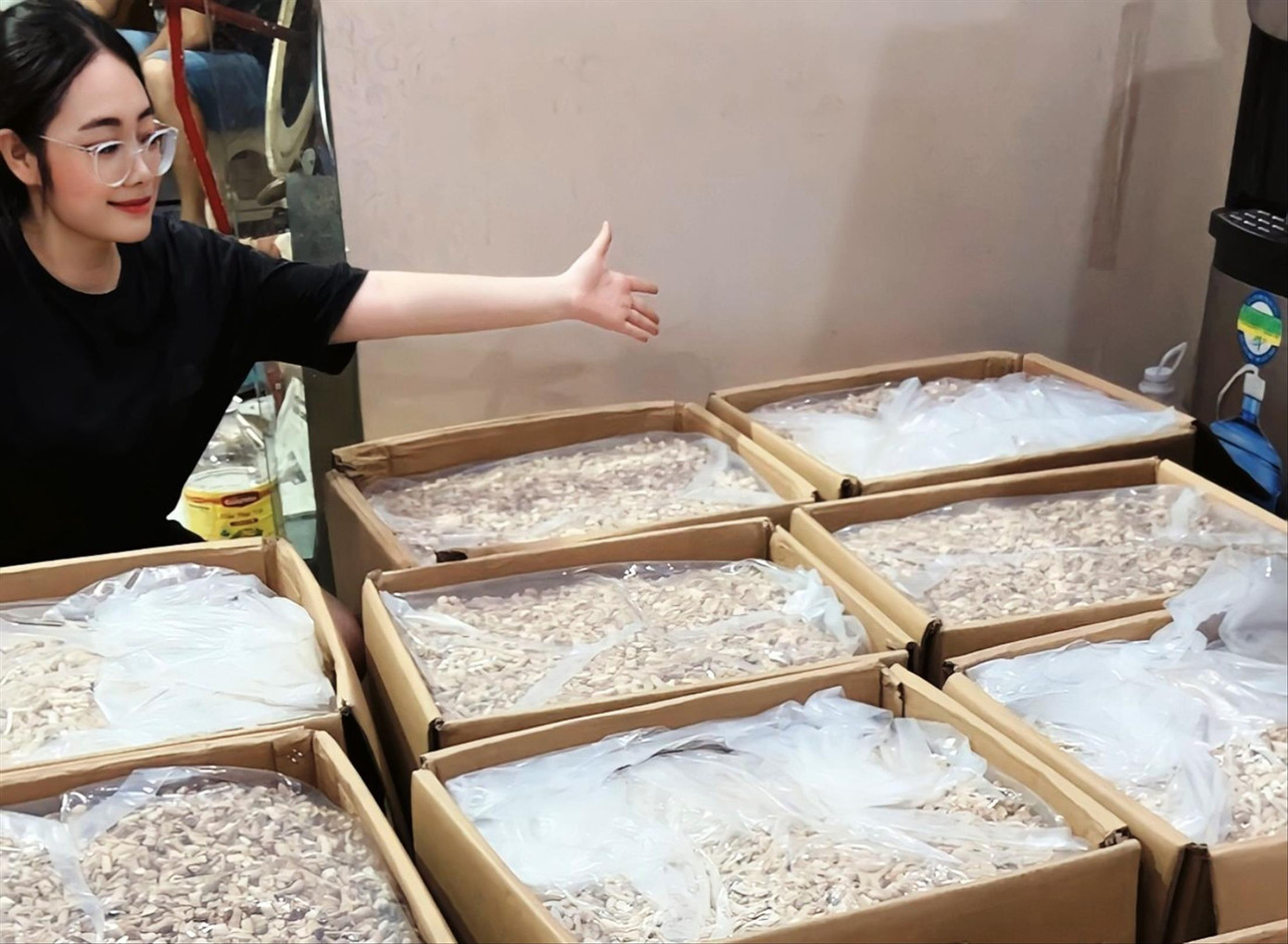 Hàn Phương My, sinh viên Đại học Ngoại thương, đang thành công với mô hình kinh doanh ruốc chay Hàn Phương My, sinh viên Đại học Ngoại thương, đang thành công với mô hình kinh doanh ruốc chay