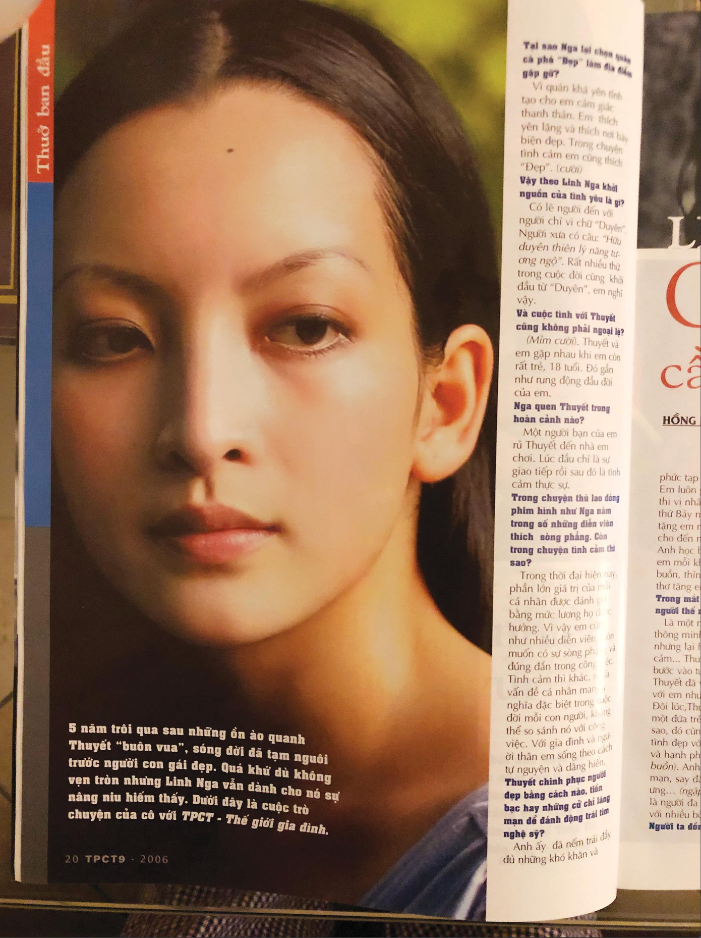 Linh Nga vẫn giữ những bài báo cũ, khi cô còn ở Việt Nam