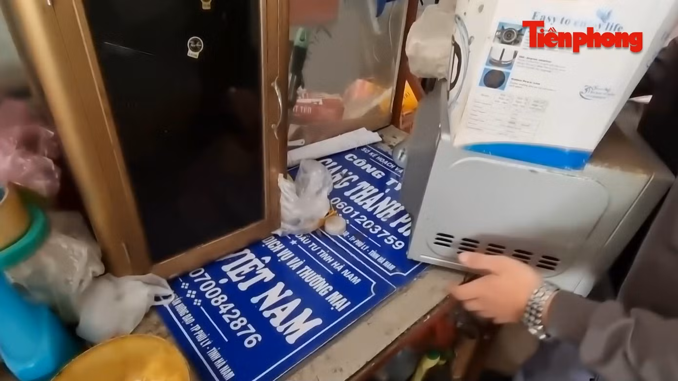 Hai DN đứng tên nhập khẩu siêu xe biếu tặng về lập tức tháo biển vứt, trong khi xe đã được chuyển nhượng với giá hơn 9 tỷ đồng Hai DN đứng tên nhập khẩu siêu xe biếu tặng về lập tức tháo biển vứt, trong khi xe đã được chuyển nhượng với giá hơn 9 tỷ đồng