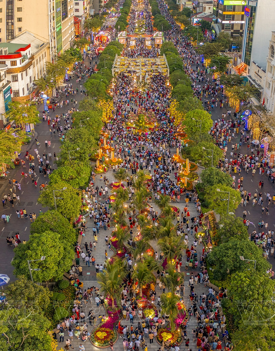 TPHCM là trung tâm thương mại - dịch vụ - tài chính lớn nhất Việt Nam. Ảnh: VNP TPHCM là trung tâm thương mại - dịch vụ - tài chính lớn nhất Việt Nam. Ảnh: VNP