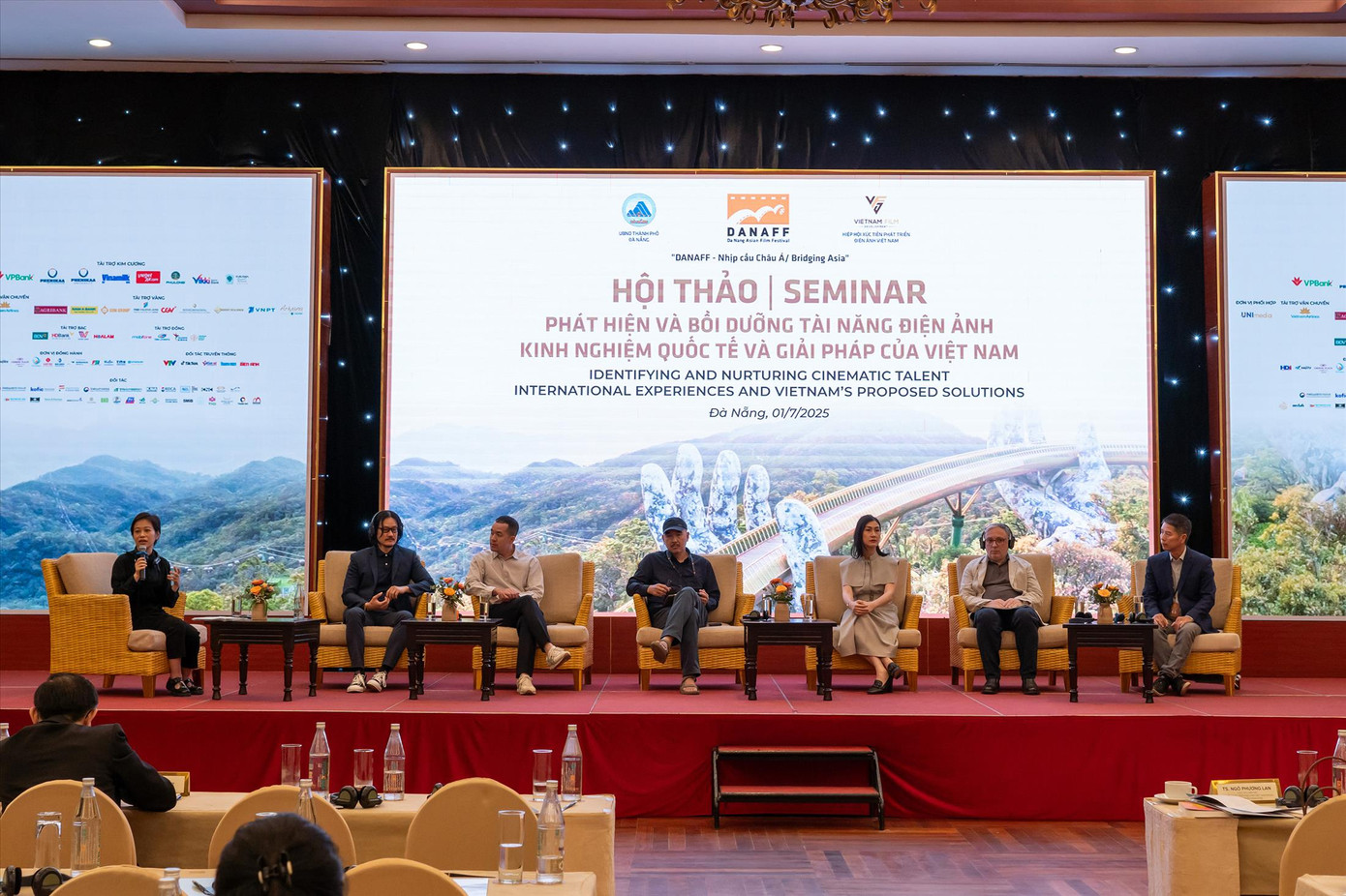 Các diễn giả tại Hội thảo. Ảnh: Kinh Quốc