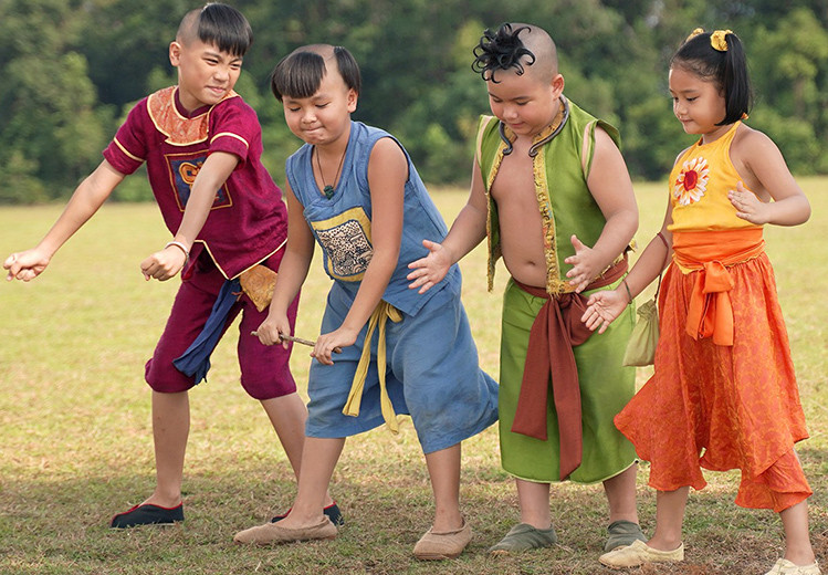 Làm thế nào để có được dàn diễn viên nhí chuyên nghiệp luôn là bài toán khiến các nhà làm phim đau đầu