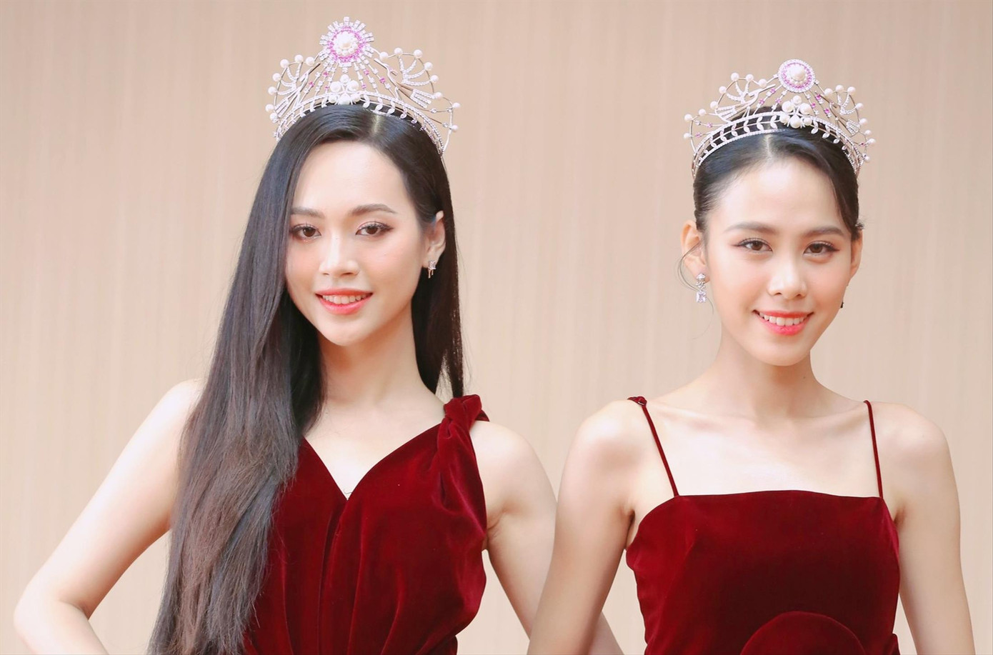 Hai Á hậu khoe sắc vóc sau đêm Chung kết toàn quốc. Ảnh: TRỌNG TÀI Hai Á hậu khoe sắc vóc sau đêm Chung kết toàn quốc. Ảnh: TRỌNG TÀI