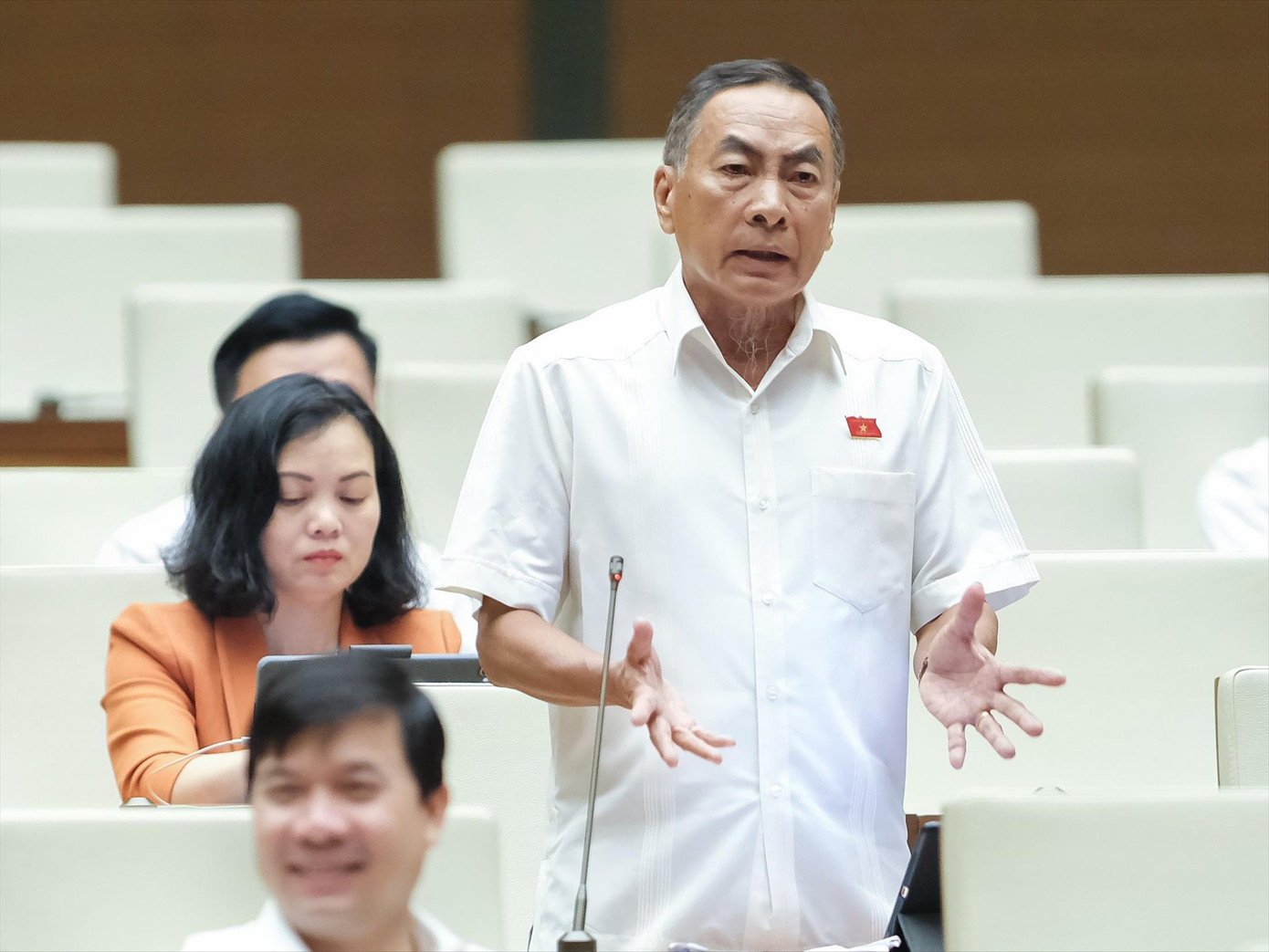 ÐBQH Phạm Văn Hoà