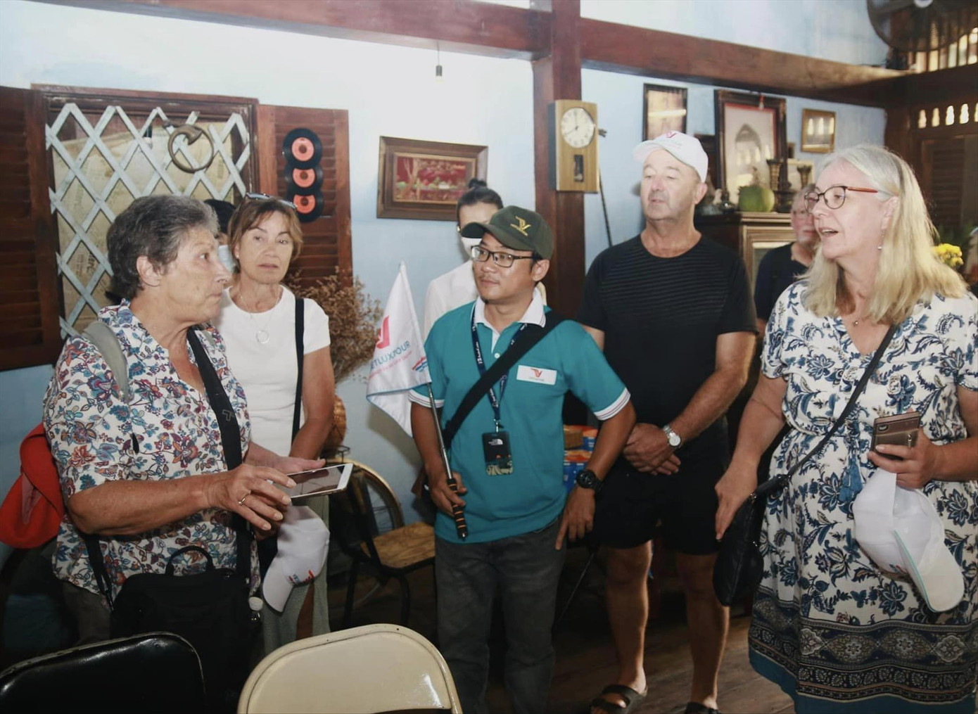 Du khách Úc tham dự tua “Theo dấu chân Biệt động Sài Gòn” Du khách Úc tham dự tua “Theo dấu chân Biệt động Sài Gòn”