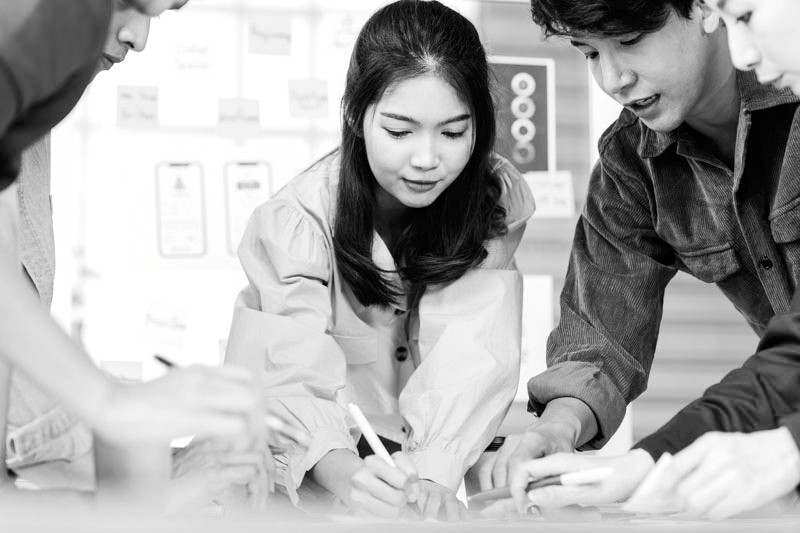 Nhiều bạn trẻ ngày nay thường chọn nghề theo xu hướng thị trường hoặc chạy theo mức lương khởi điểm hấp dẫn