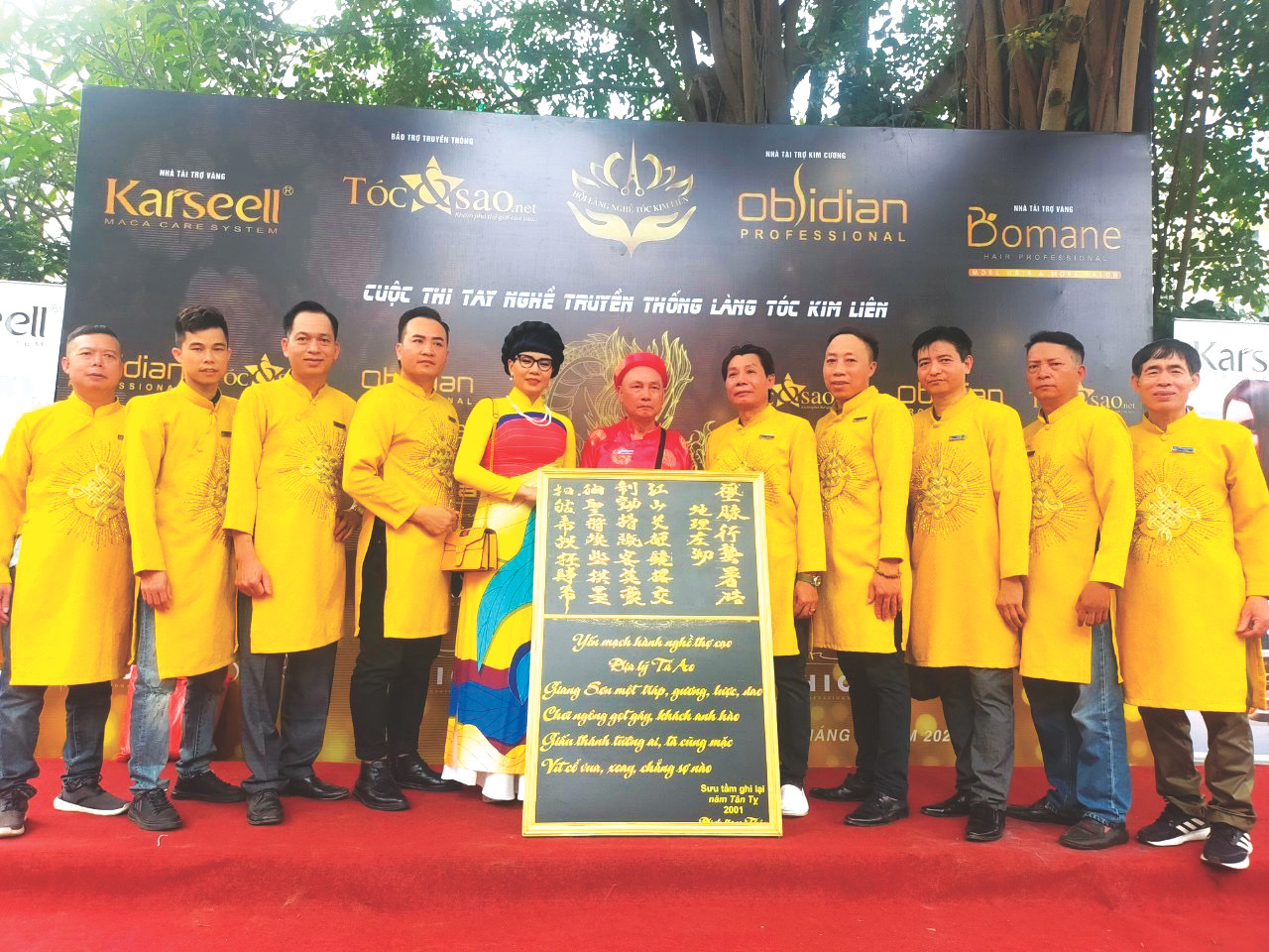 Là Chủ tịch HTX Làng nghề cắt tóc Kim Liên, ông thường xuyên tổ chức các hoạt động để “truyền lửa” cho các thế hệ tiếp theo