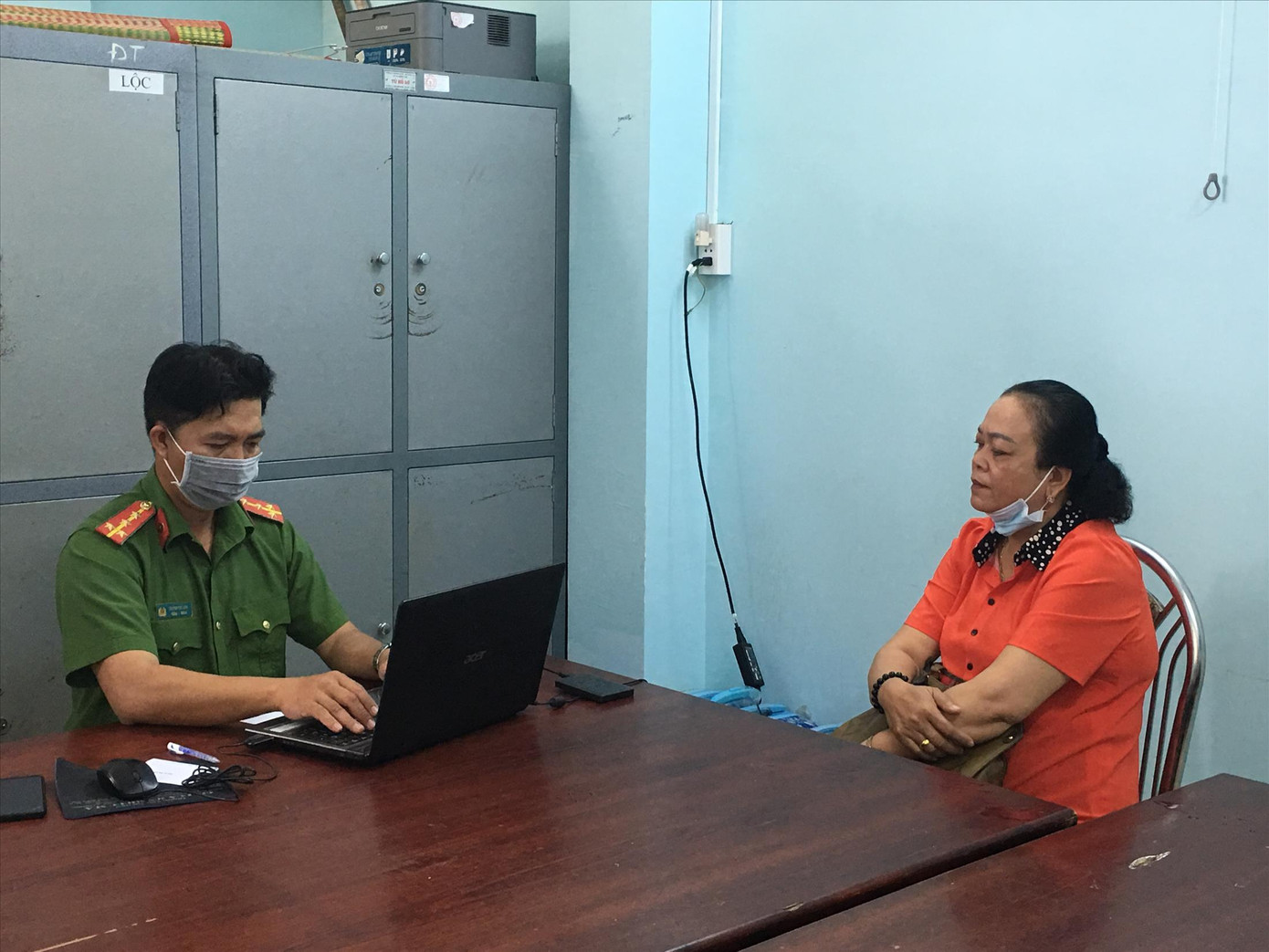 Bà Tuyến tại cơ quan công an