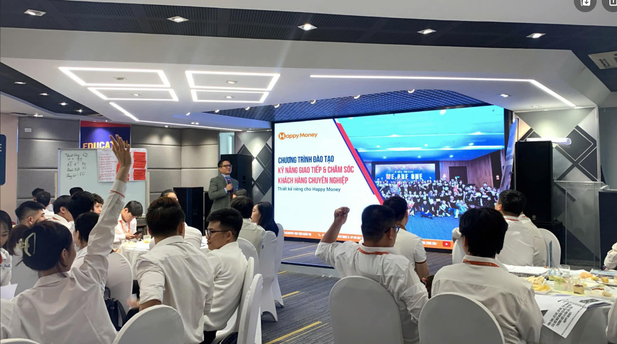 Happy Money tập trung đầu tư các khóa đào tạo kĩ năng mềm và kiến thức chuyên môn cho nhân viên