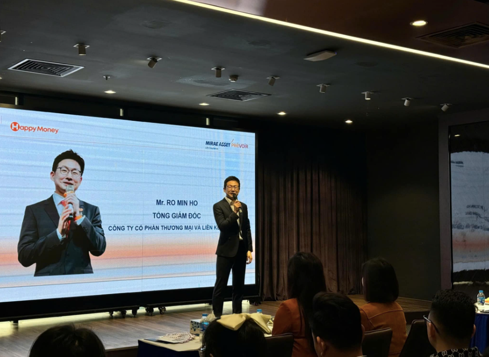 Ông Ro Min Ho cho rằng nhân sự khối phòng giao dịch là đối tượng “ưu tiên” trong chiến lược phát triển nguồn nhân lực