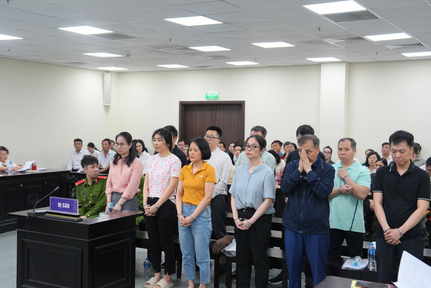 Các bị cáo tại phiên tòa. Các bị cáo tại phiên tòa.