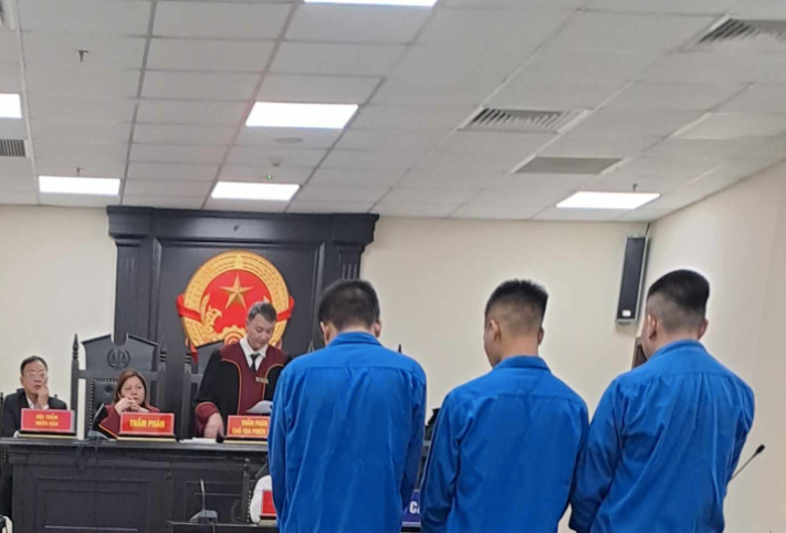 Các bị cáo tại phiên tòa.