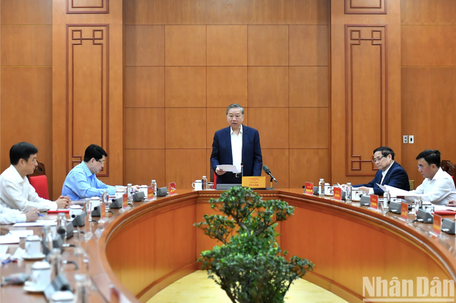 Tổng Bí thư Tô Lâm chủ trì cuộc họp của Tiểu ban Nhân sự Đại hội XIV của Đảng. Tổng Bí thư Tô Lâm chủ trì cuộc họp của Tiểu ban Nhân sự Đại hội XIV của Đảng.