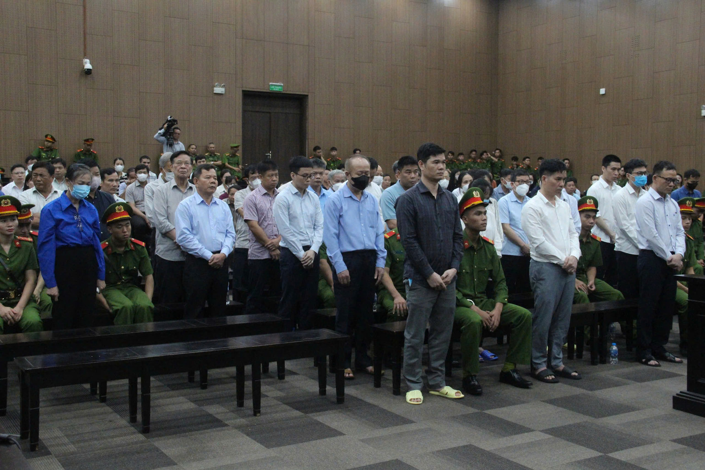 Các bị cáo tại tòa.