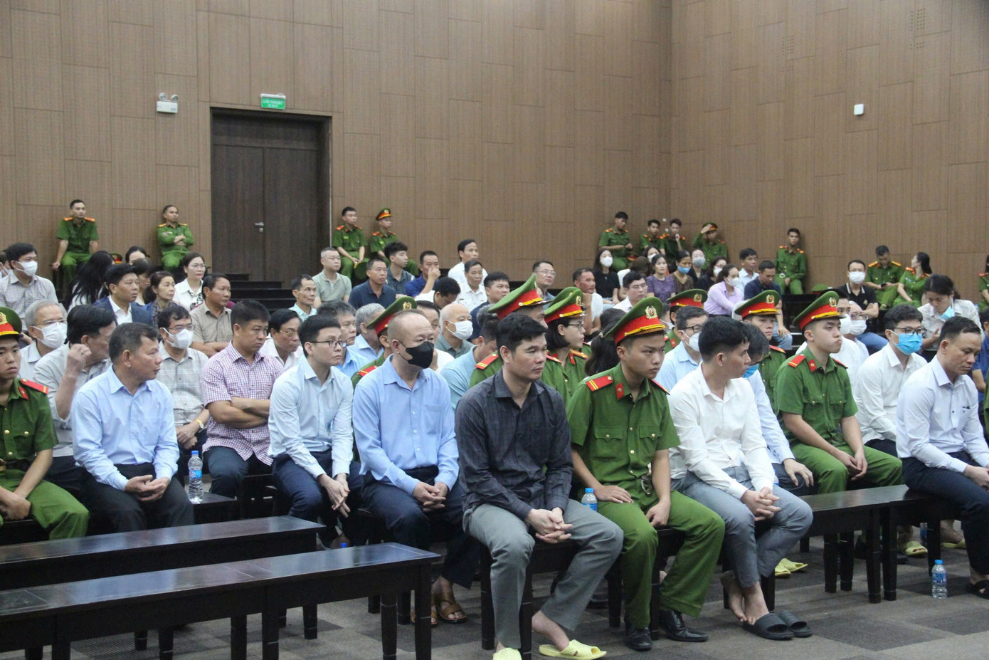 Các bị cáo tại phiên tòa. Các bị cáo tại phiên tòa.