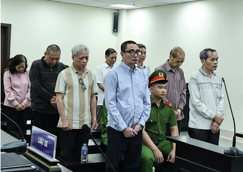 Nhóm bị cáo tại phiên tòa. Nhóm bị cáo tại phiên tòa.