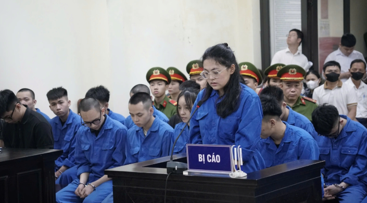 Bị cáo Nguyễn Hồng Nhung. Bị cáo Nguyễn Hồng Nhung.