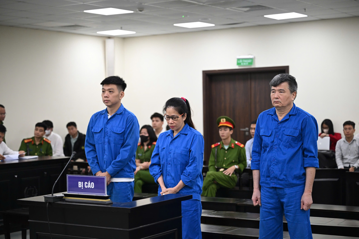 Các bị cáo tại phiên tòa.