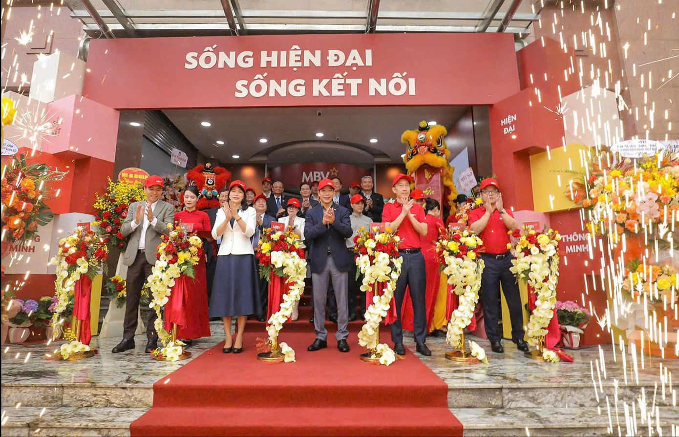 Nghi lễ cắt băng khai trương văn phòng làm việc của MBV tại số 3 Liễu Giai, Hà Nội.