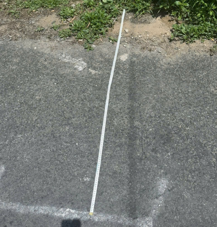 Các vị trí đánh dấu vụ tai nạn.