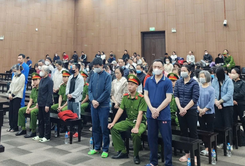 Các bị cáo tại phiên tòa.