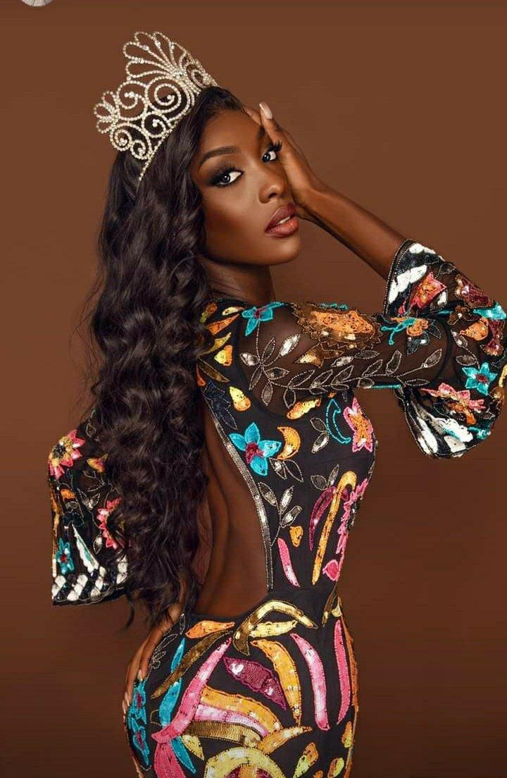 Người đẹp 23 tuổi sở hữu nhan sắc thanh lịch và cuốn hút.