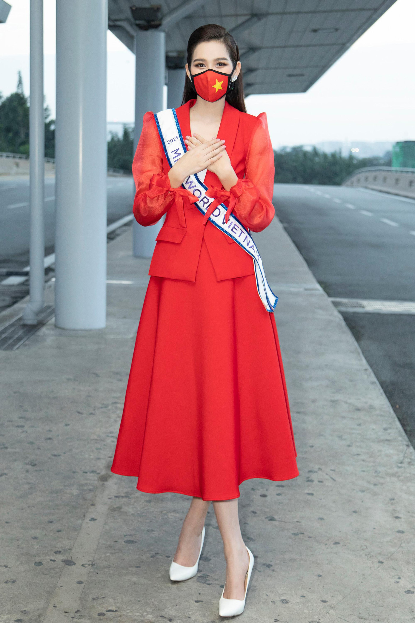 Sau buổi lễ nhận sash, đại diện Việt Nam tại Miss World 2021 - Hoa hậu Đỗ Thị Hà chính thức lên đường đến Puerto Rico để tham dự cuộc thi Miss World 2021 vào sáng nay.