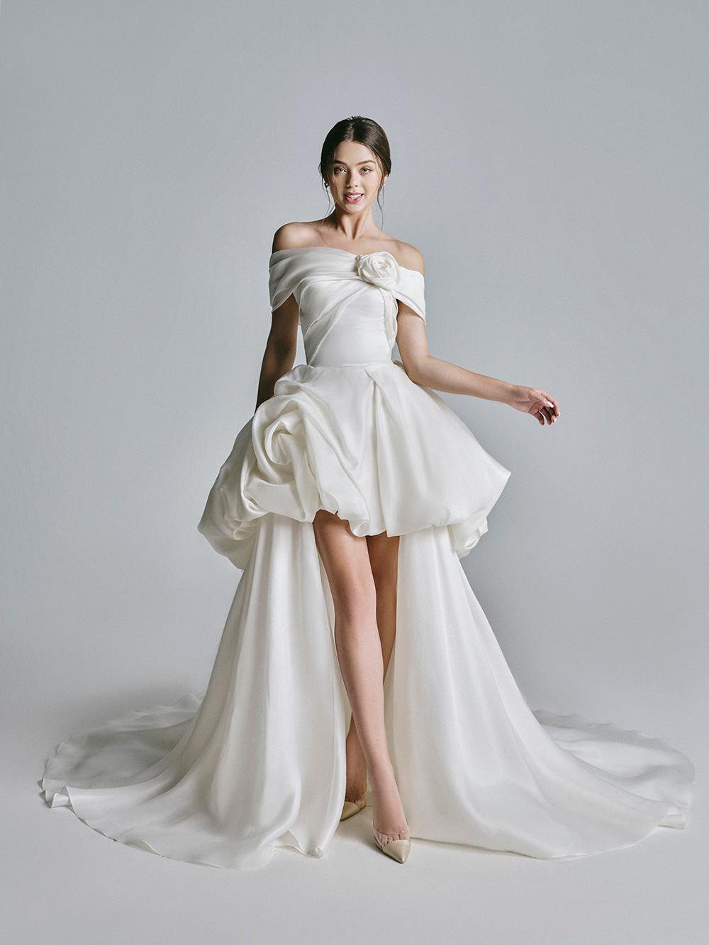 Trong giới mẫu tại Việt Nam, Dianka được đánh giá cao nhờ thần thái và kỹ năng trình diễn tốt.