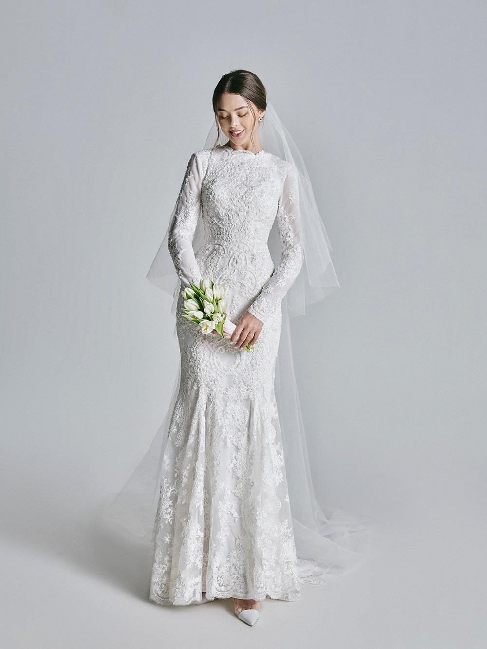 Trước khi sang Việt Nam năm 2019, Dianka tốt nghiệp chuyên ngành Văn hóa và Nghệ thuật của trường Đại học Quốc gia Kyiv và từng làm việc ở rất nhiều quốc gia như Thổ Nhĩ Kỳ, Singapore, Đức...