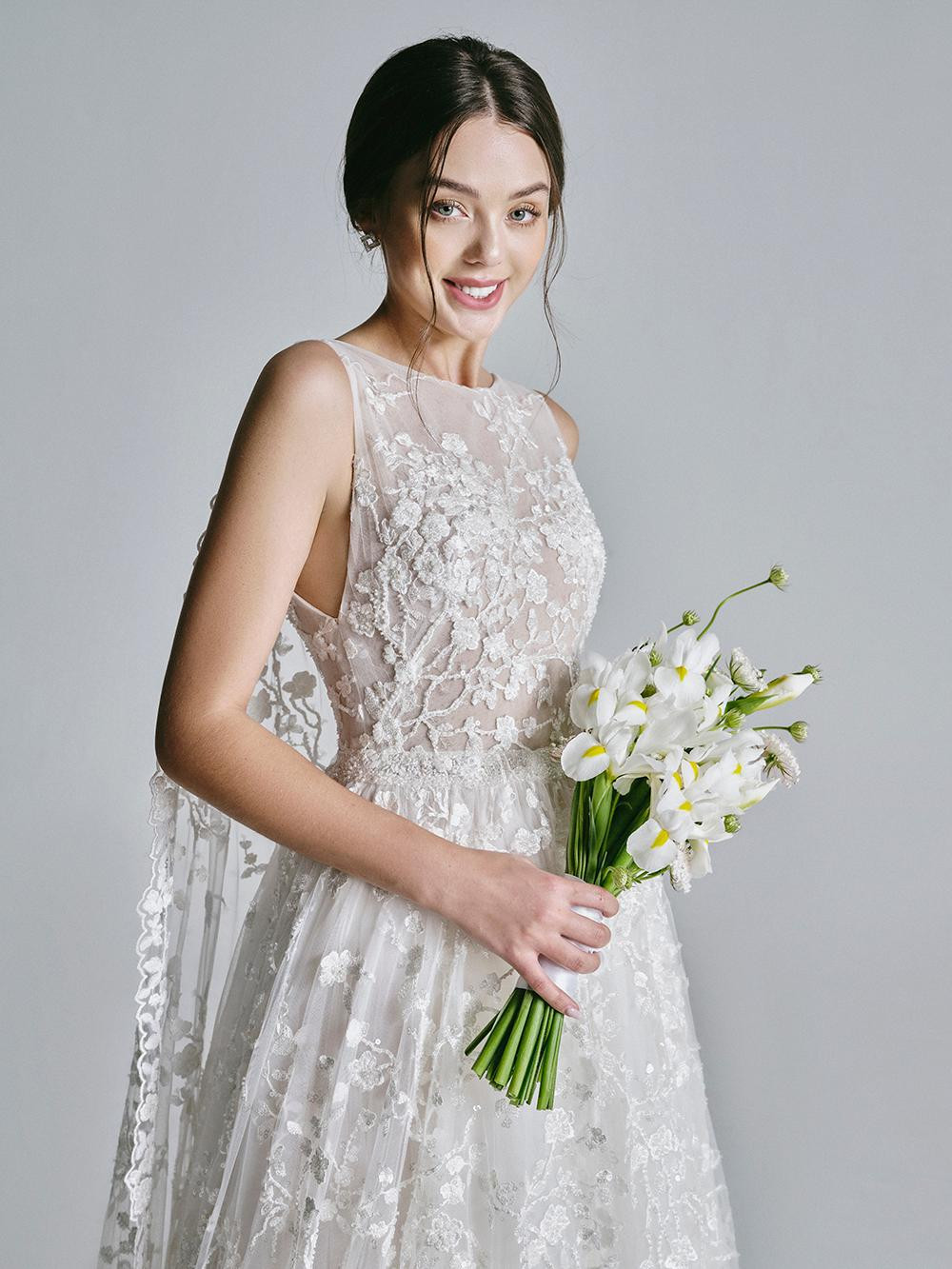 Hiện Dianka là người mẫu tự do ở TP.HCM. Cô từng tham gia làm người mẫu trong các show diễn thời trang trong nước và được nhiều nhãn hàng mời chụp ảnh.