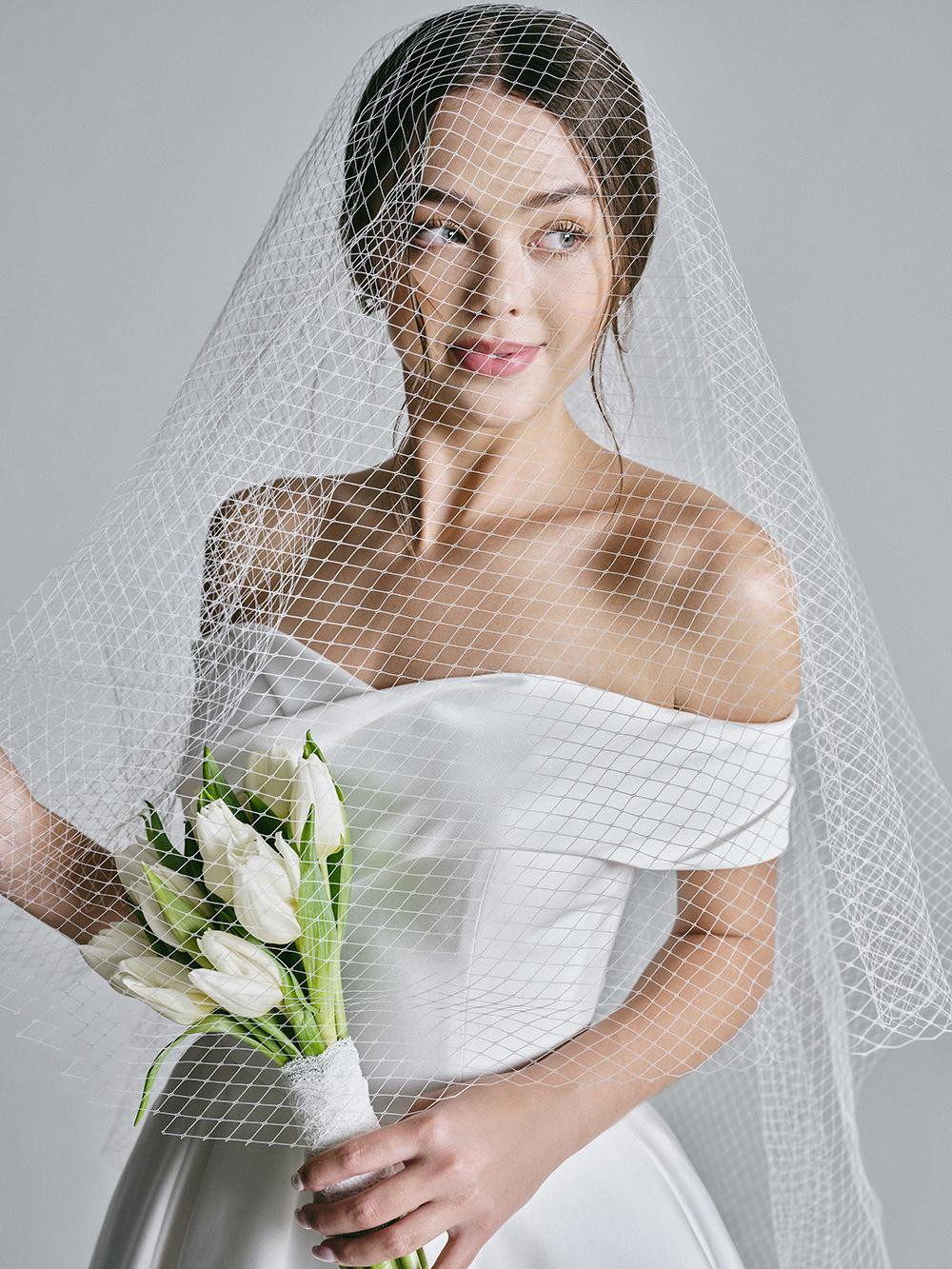 Ngắm Dianka Zakhidova khoe dáng thướt tha với váy cưới, fans nghi ngờ cặp đôi sắp 'về chung một nhà' sau thời gian yêu nhau.